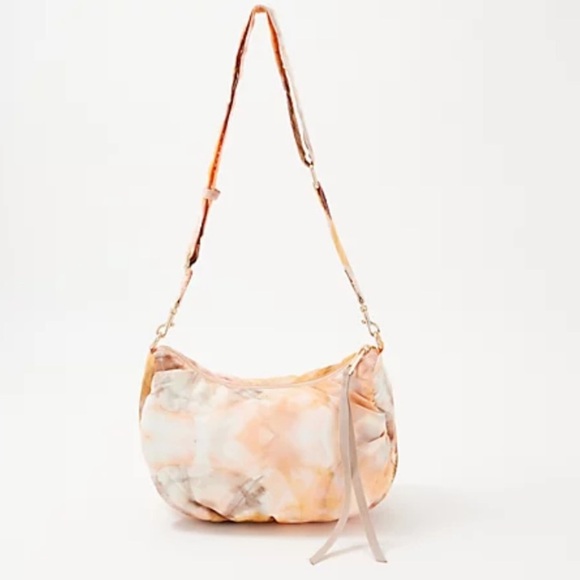 VINCE CAMUTO Washable Nylon Crossbody Harlo In Tye Dye Peach Clay - Picture 2 of 12